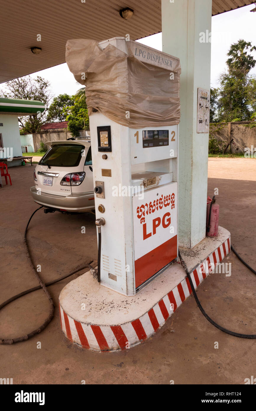 Kambodscha, Phnom Penh, Autobahn 4, Marke DDNG LPG-Tankstelle Stockfoto
