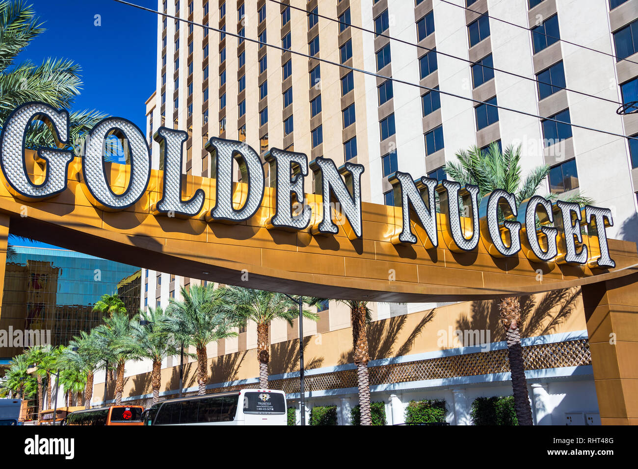 LAS VEGAS - 17. SEPTEMBER: am Eingang des Golden Nugget Casino in Downtown Las Vegas Sign am 17. September 2015 Stockfoto