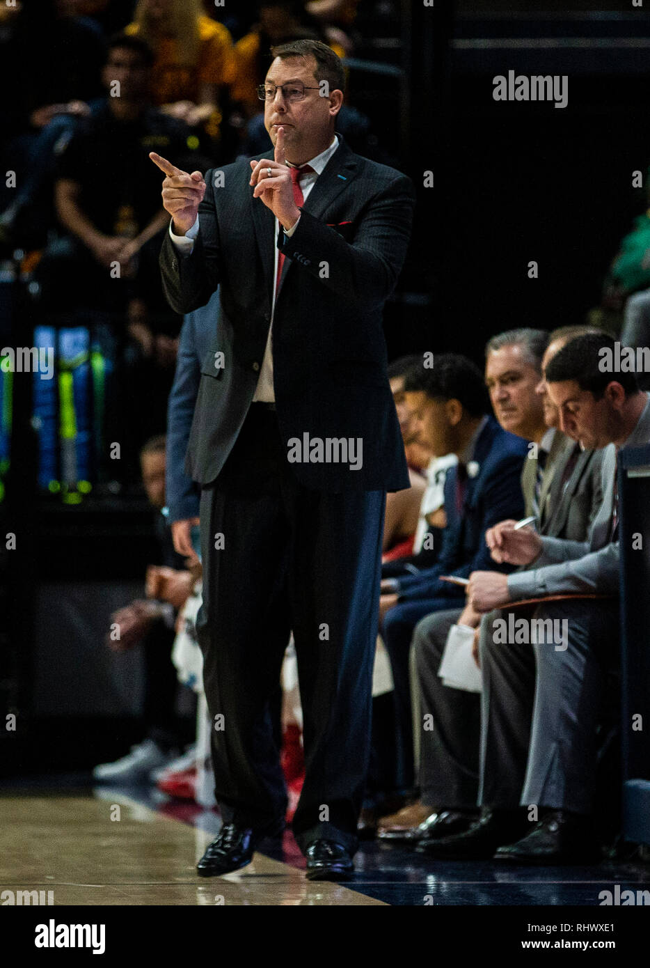 Berkeley, CA USA 03 Feb, 2019. A. in Stanford Head Coach Jerod Haase beim Basketballspiel der NCAA Men zwischen Stanford Cardinal und die Kalifornien goldenen Bären 84-81 Gewinn an Hass Pavillon Berkeley Calif Thurman James/CSM/Alamy leben Nachrichten Stockfoto