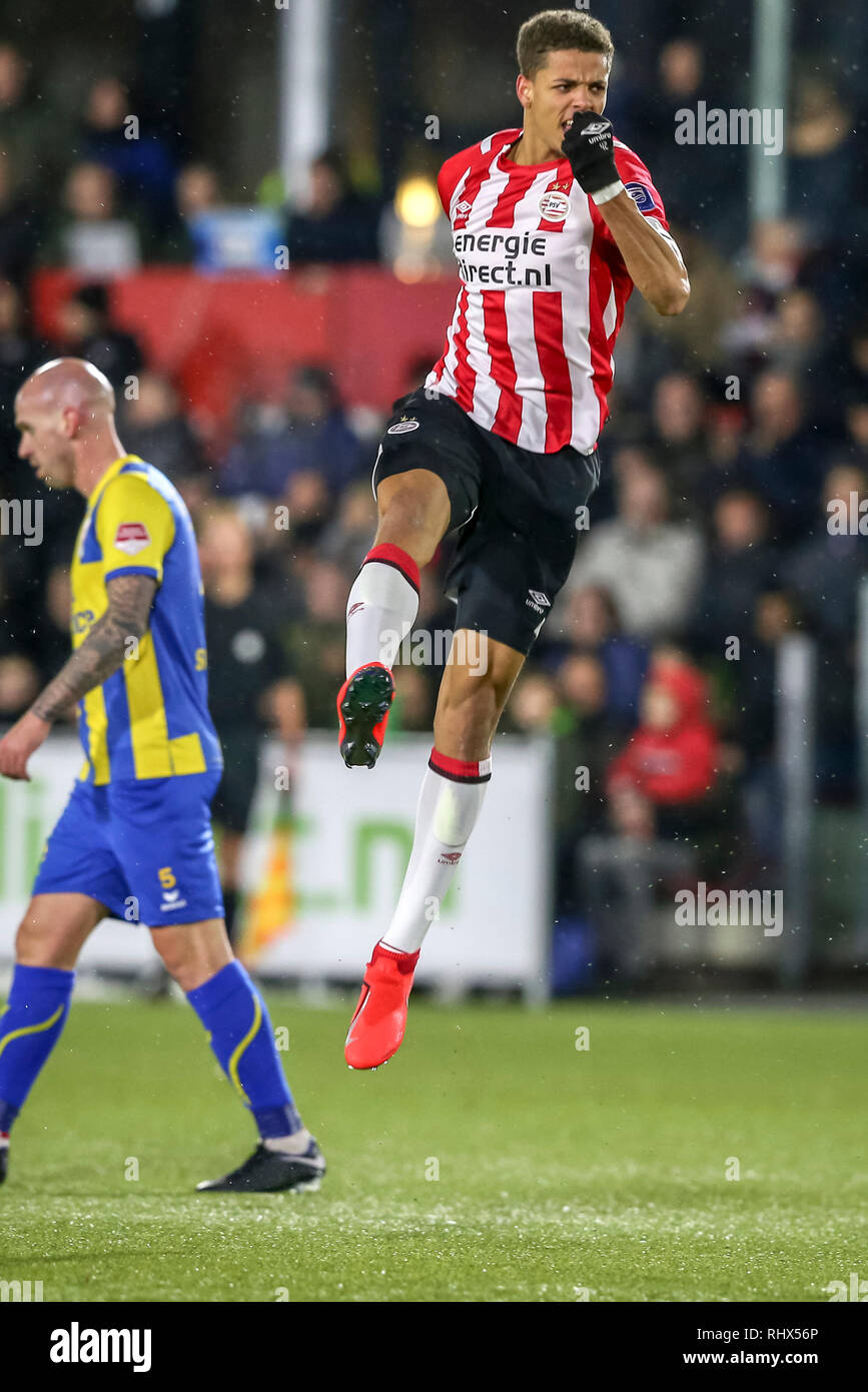 EINDHOVEN, 04-02-2019, De Herdgang, Keuken Kampioen Divisie, Jong PSV-Top Oss, Saison 2018 / 2019, Jong PSV player Justin Lonwijk sein Ziel während des Spiels Jong PSV-Top Oss feiern Stockfoto