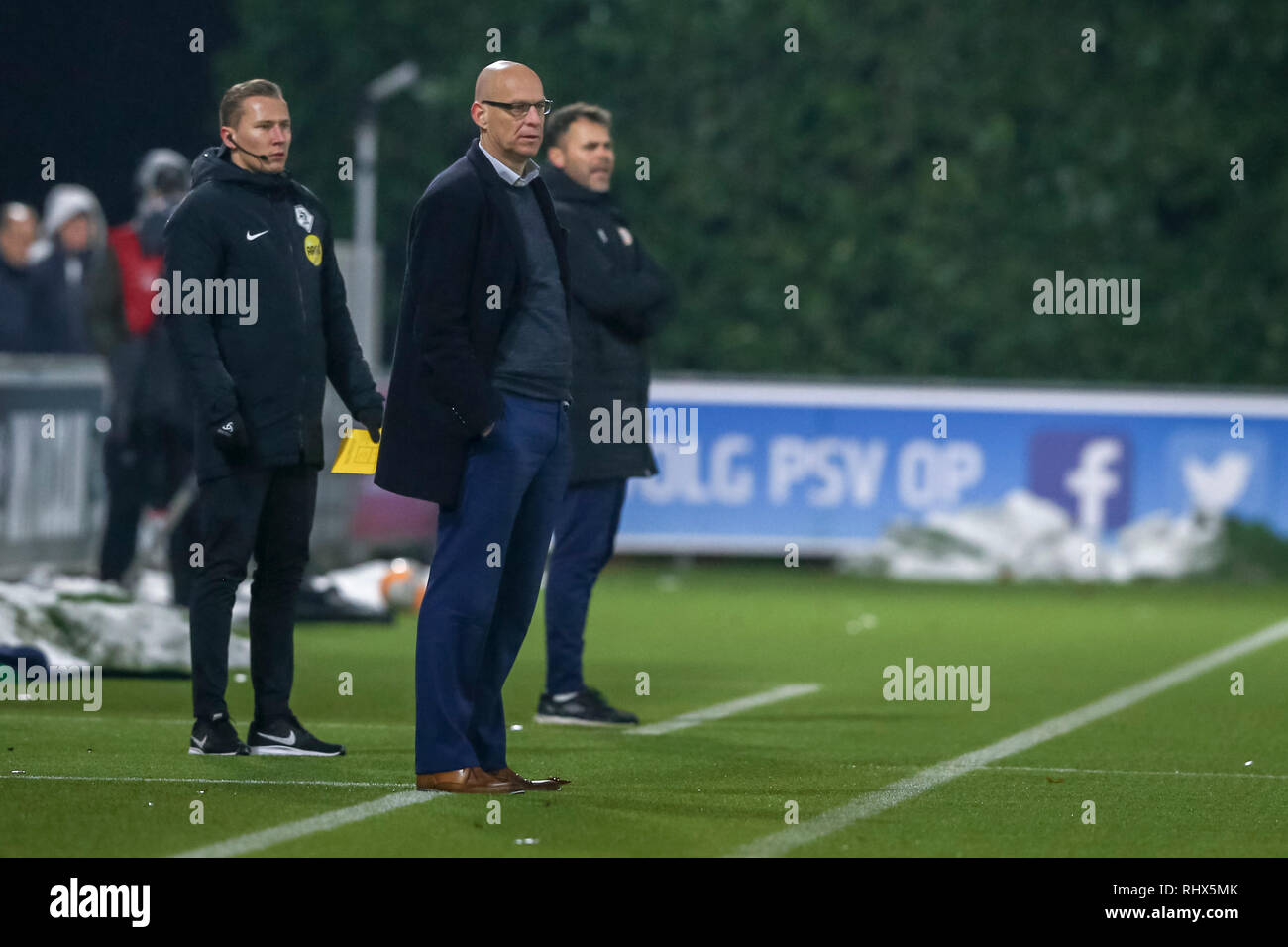 EINDHOVEN, 04-02-2019, De Herdgang, Keuken Kampioen Divisie, Jong PSV-Top Oss, Saison 2018 / 2019, TOP Oss Trainer/Coach Klaas Wels während des Spiels Jong PSV-Top Oss (3-1) Stockfoto