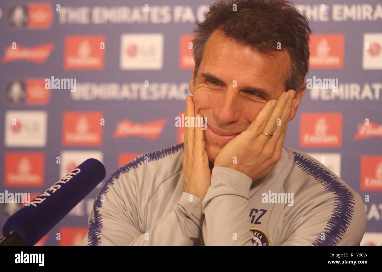 Gianfranco Zola besucht eine Chelsea F.C. Pressekonferenz vor ihren FA Cup Match gegen Notts Wald Mit: Gianfranco Zola Wo: Cobham, Großbritannien Wann: 04 Jan 2019 Credit: WENN.com Stockfoto