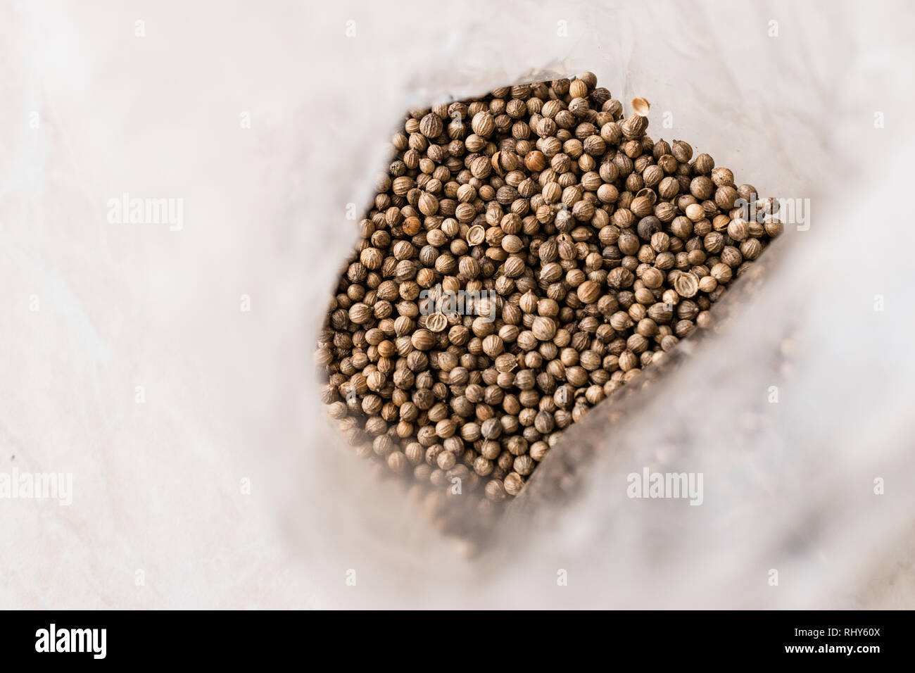 Paket für Organische chemische Koriandersamen. Natürliches Produkt. Stockfoto