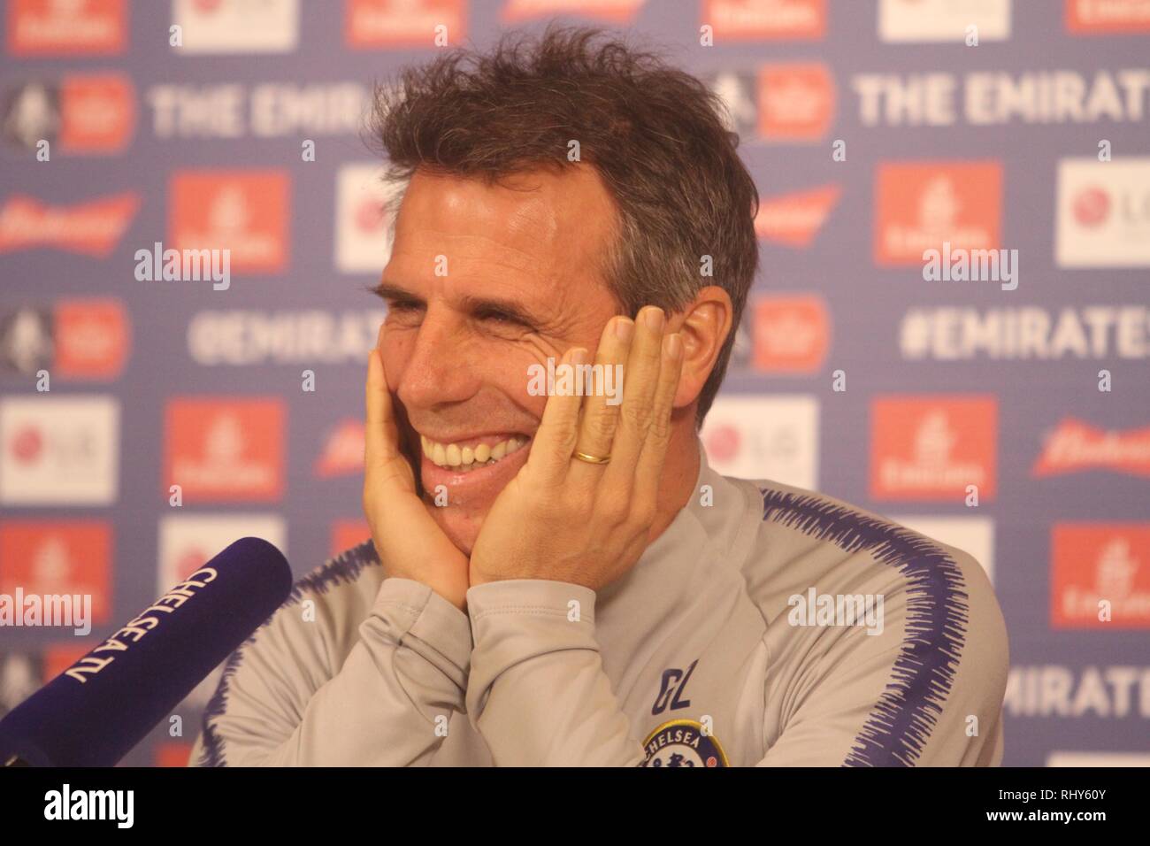 Gianfranco Zola besucht eine Chelsea F.C. Pressekonferenz vor ihren FA Cup Match gegen Notts Wald Mit: Gianfranco Zola Wo: Cobham, Großbritannien Wann: 04 Jan 2019 Credit: WENN.com Stockfoto