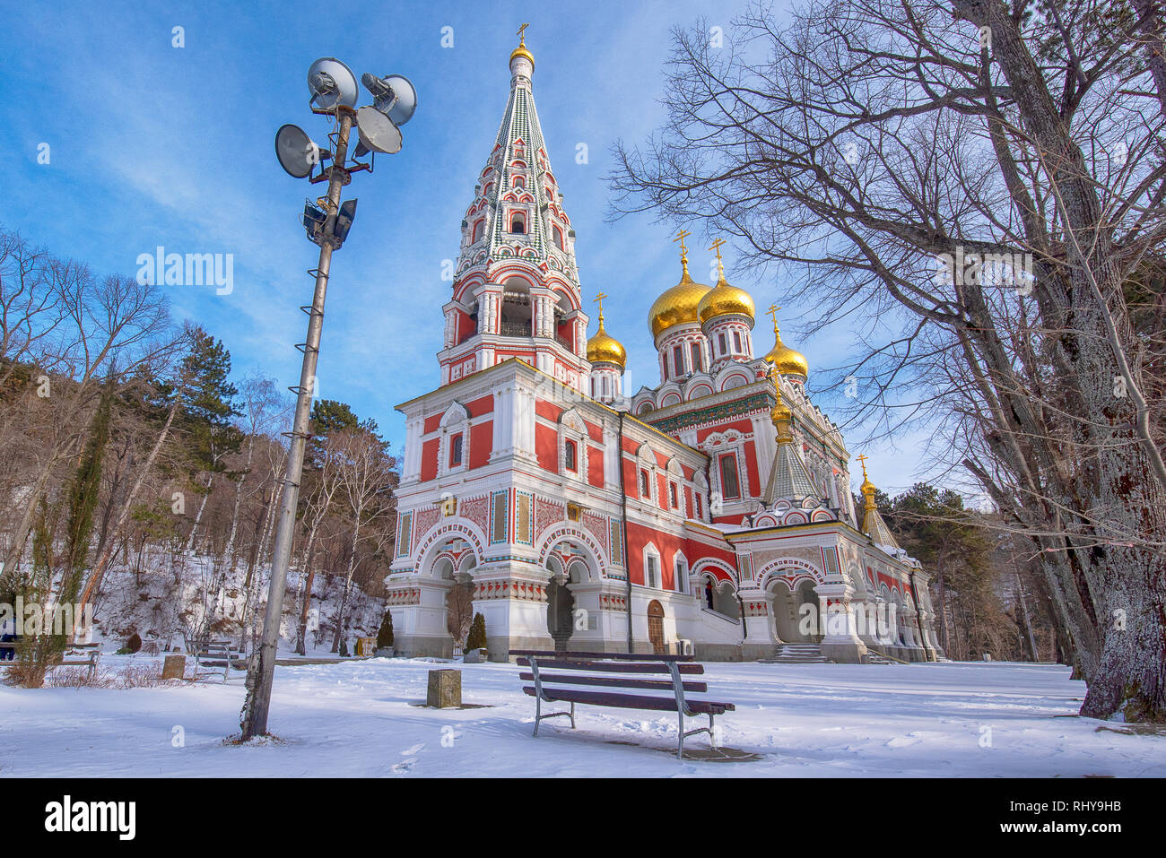 Winter schnee Blick auf Memorial Tempel von der Geburt Christi, Russische Kirche Kathedrale (Kloster Krippe) in Kalbar, Bulgarien Stockfoto