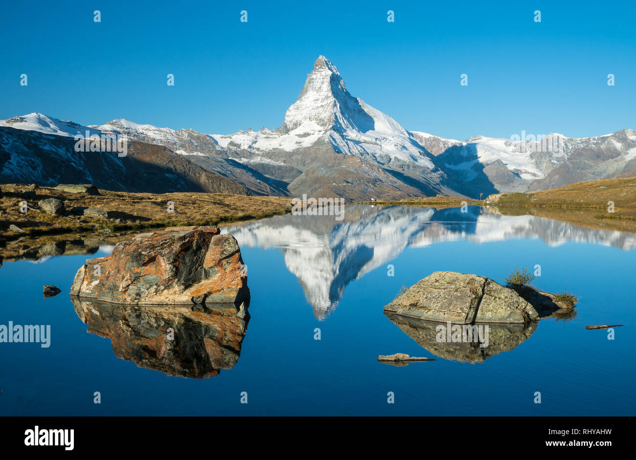 Morgen am Matterhorn und Stellisee in Zermatt, Schweiz Stockfoto