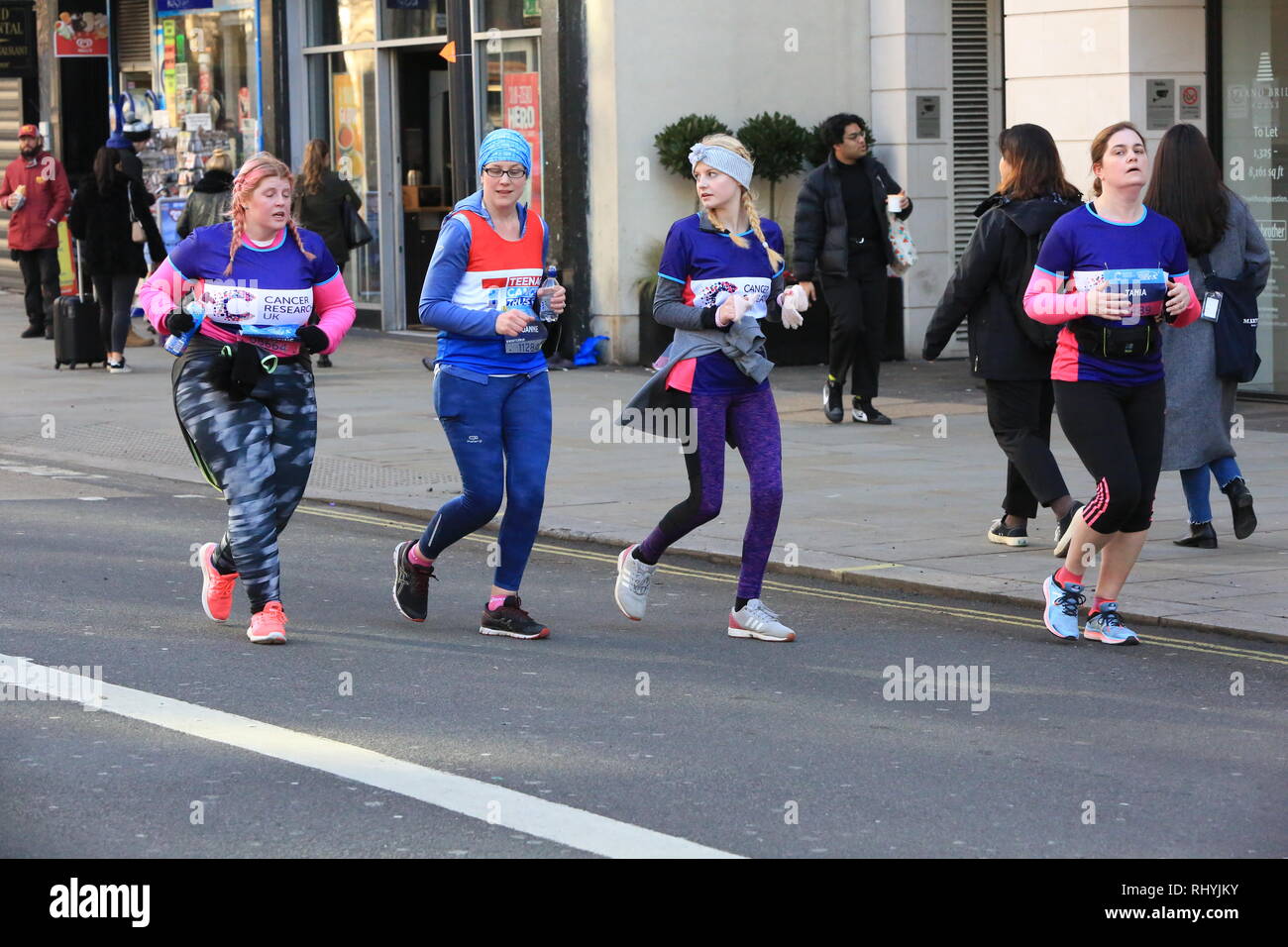 Das Team hinter den Kulissen ist eine Firma, die menschliche Rasse (www.humanrace.co.uk) die Teilnahme Veranstaltungen seit fast 30 Jahren, begann mit dem Royal Windsor Triathlon und eine äußerst harte Duathlon der BallBuster um Box Hill im Jahr 1991 genannt. Stockfoto