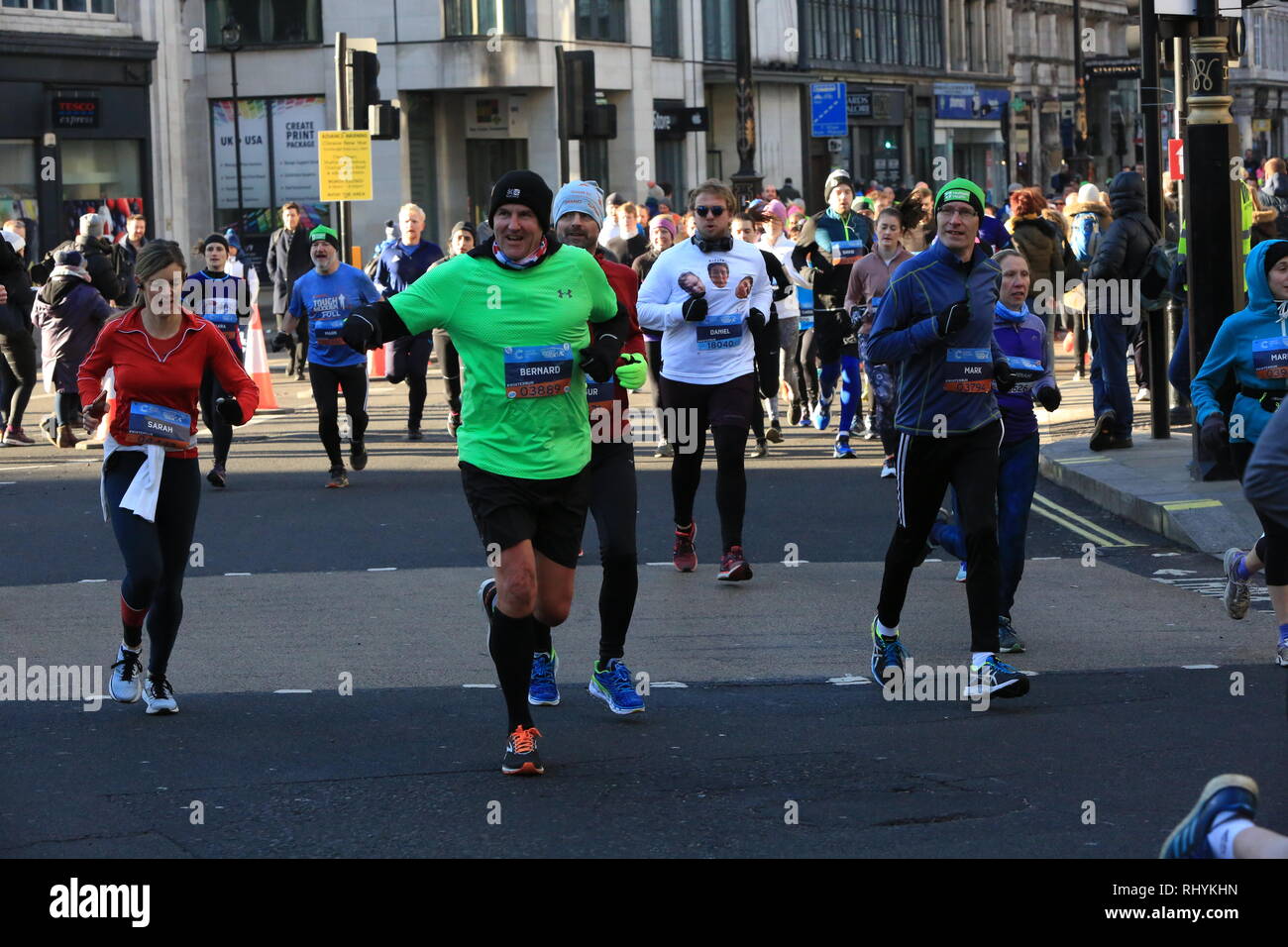 Das Team hinter den Kulissen ist eine Firma, die menschliche Rasse (www.humanrace.co.uk) die Teilnahme Veranstaltungen seit fast 30 Jahren, begann mit dem Royal Windsor Triathlon und eine äußerst harte Duathlon der BallBuster um Box Hill im Jahr 1991 genannt. Stockfoto