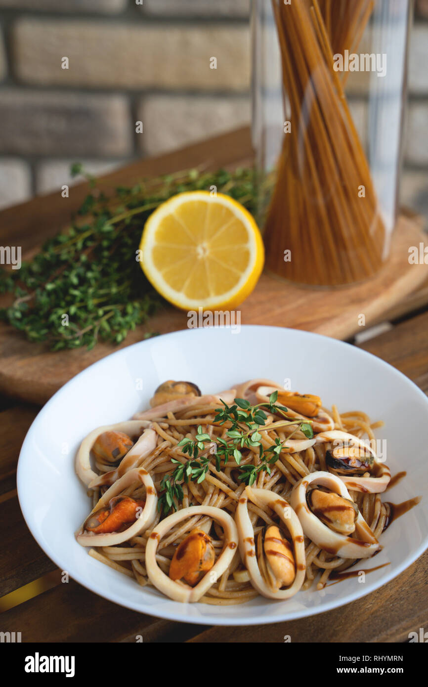 Nudeln Mit Muschel Stockfotos und -bilder Kaufen - Alamy