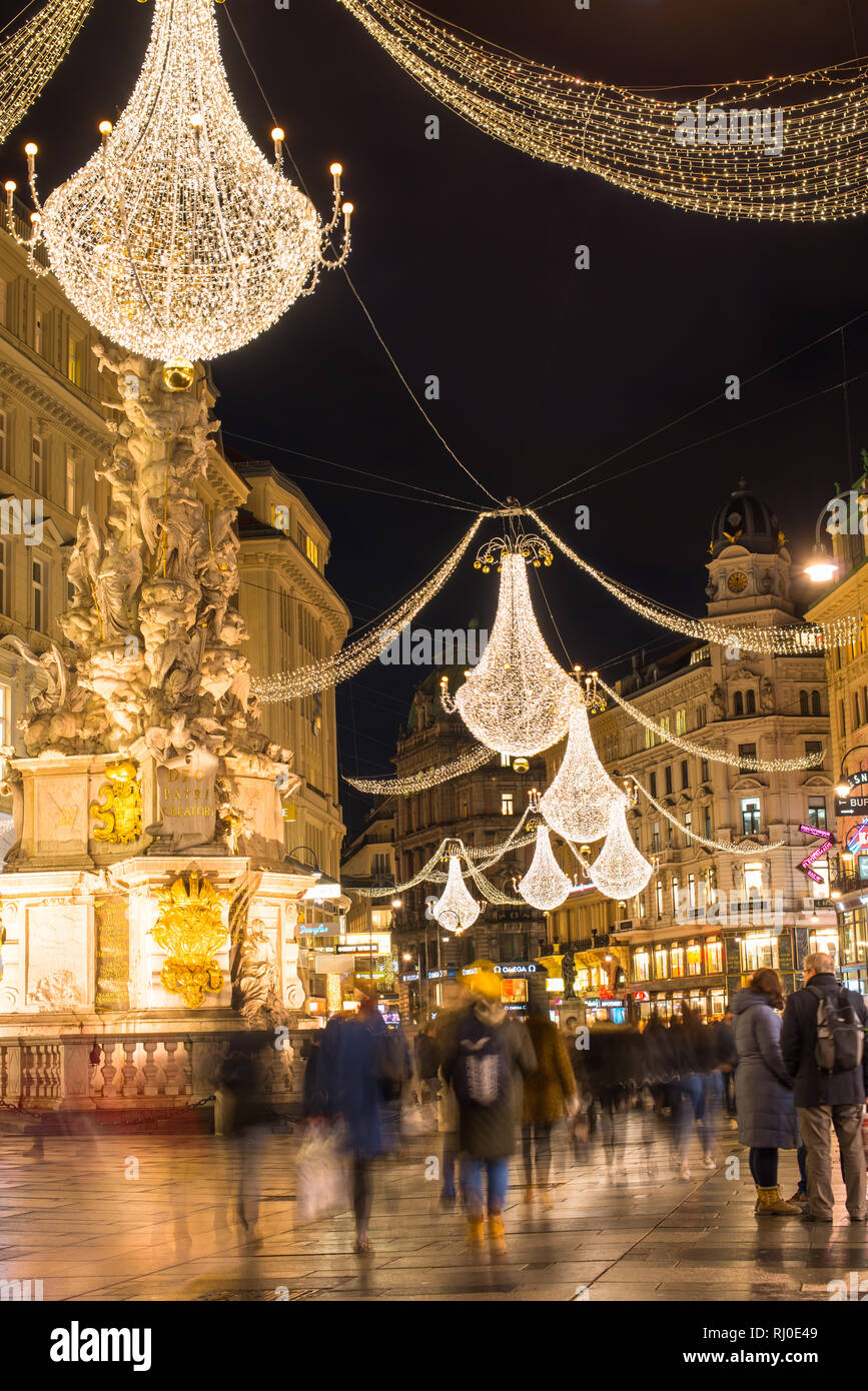 Graben an Weihnachten, Wien, Stephansplatz verbindet mit den Luxushotels Kohlmarkt, Graben ist eine der großartigsten Verkehrsadern in Wien, Österreich Stockfoto
