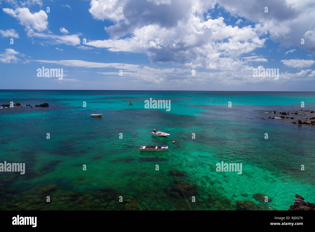 Insel Lanzarote. Das wunderschöne Meer von Punta Mujeres Dorf. Stockfoto