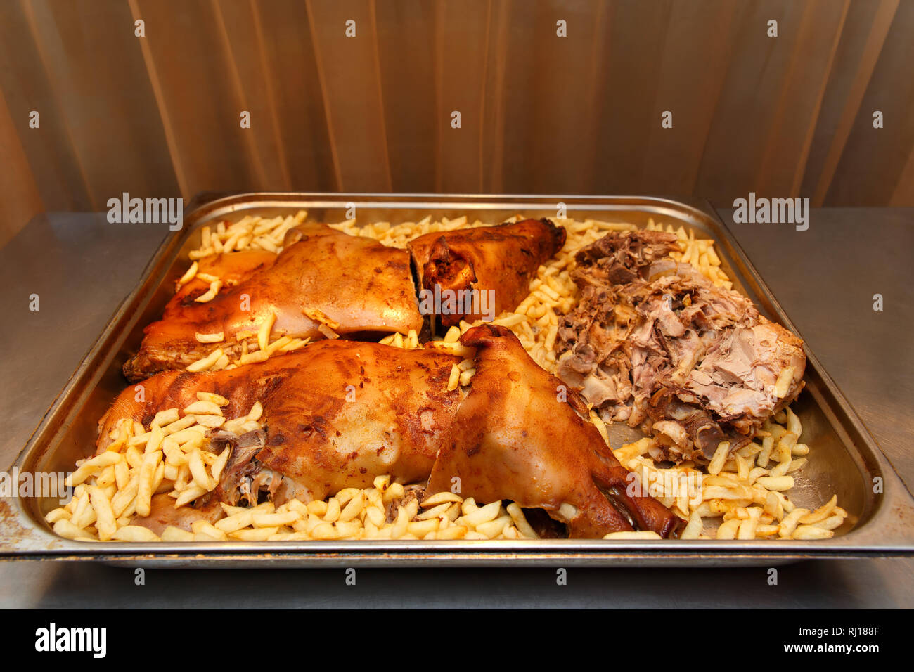 Einen schönen Spanferkel auf dem Buffet im Hotel Restaurant Stockfoto