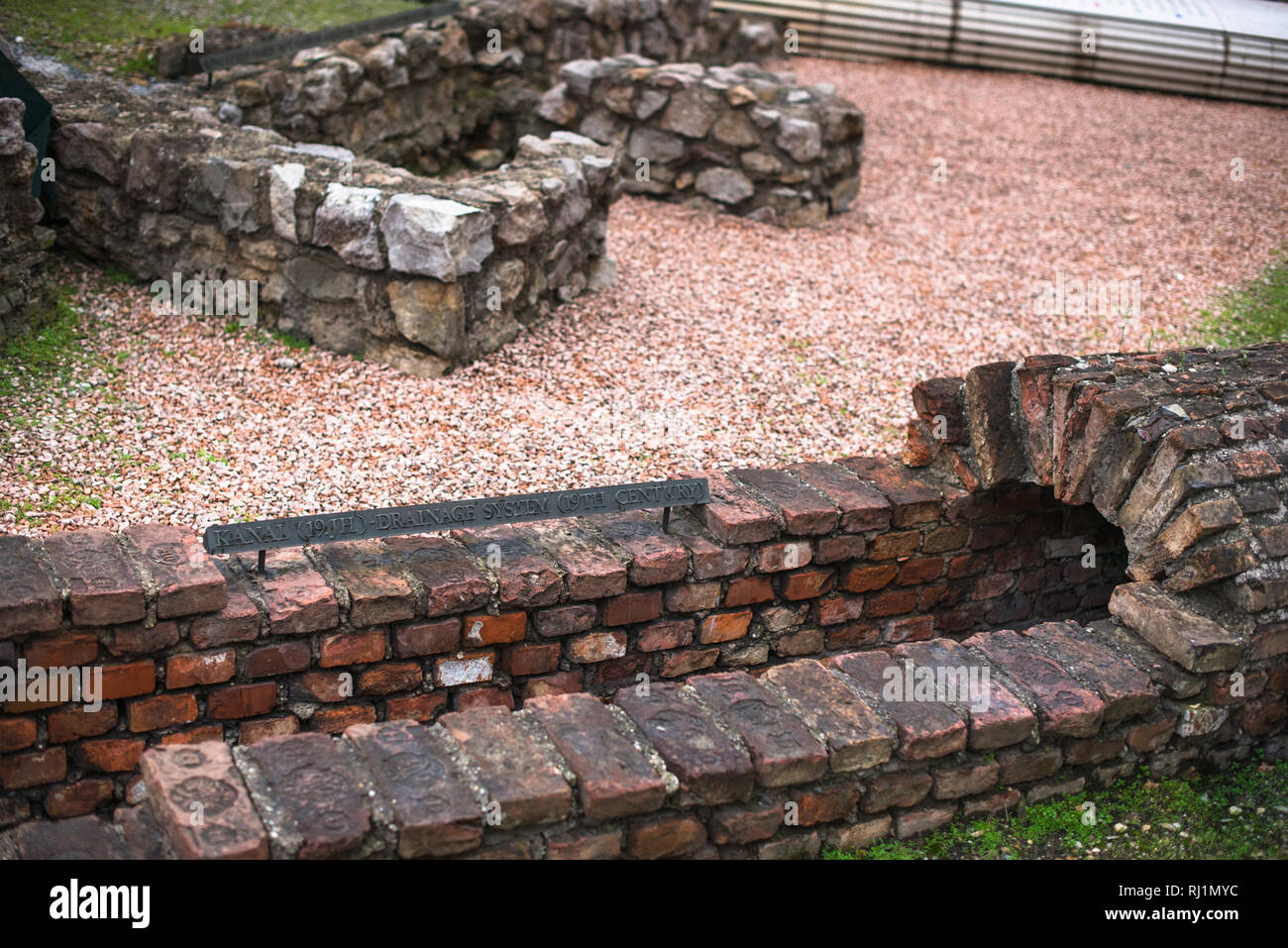 Überreste einer römischen Militärlager Vindobona am Michaelerplatz, Wien, Österreich. Stockfoto