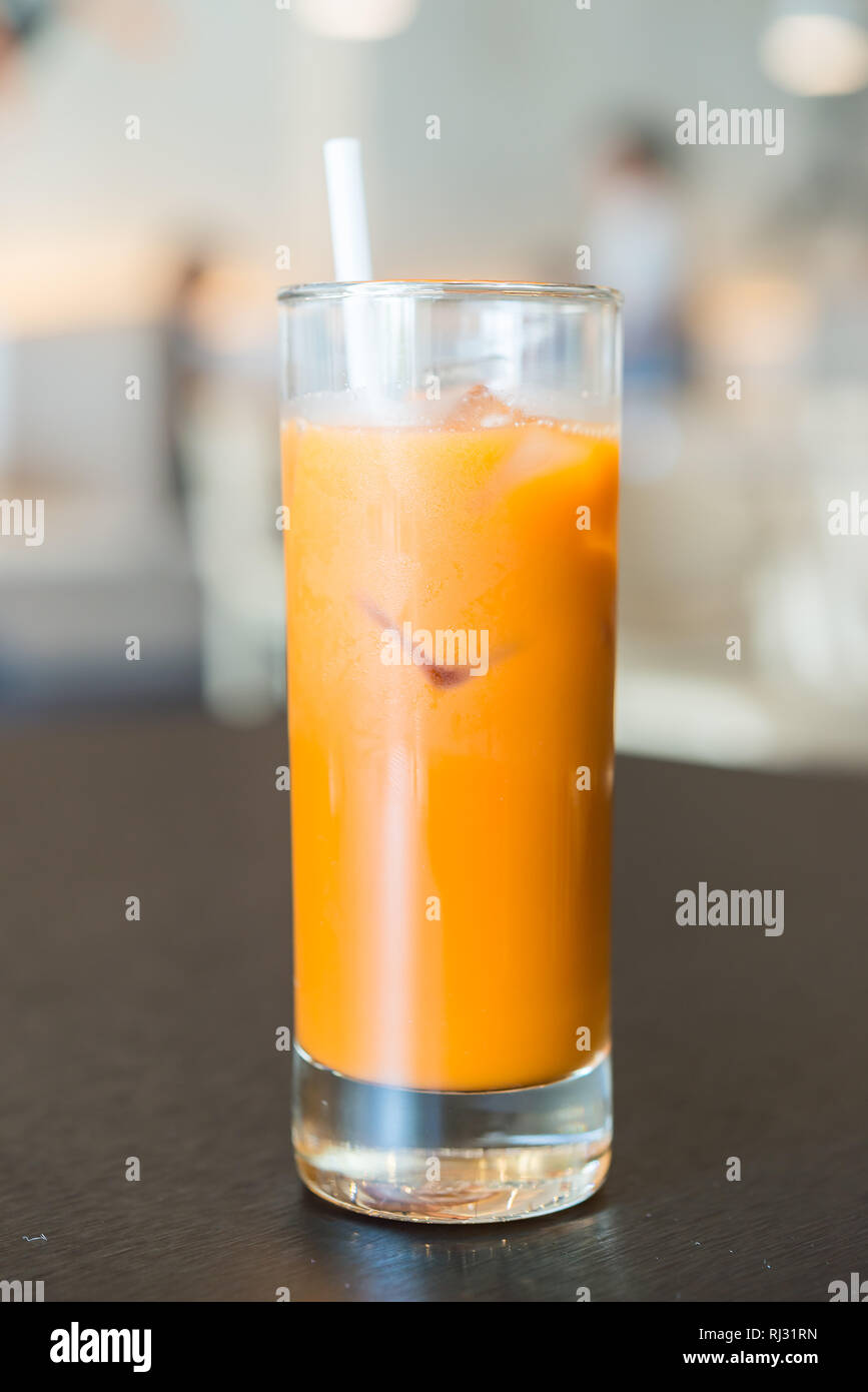 Eis Milch Kaffee im Glas Stockfoto