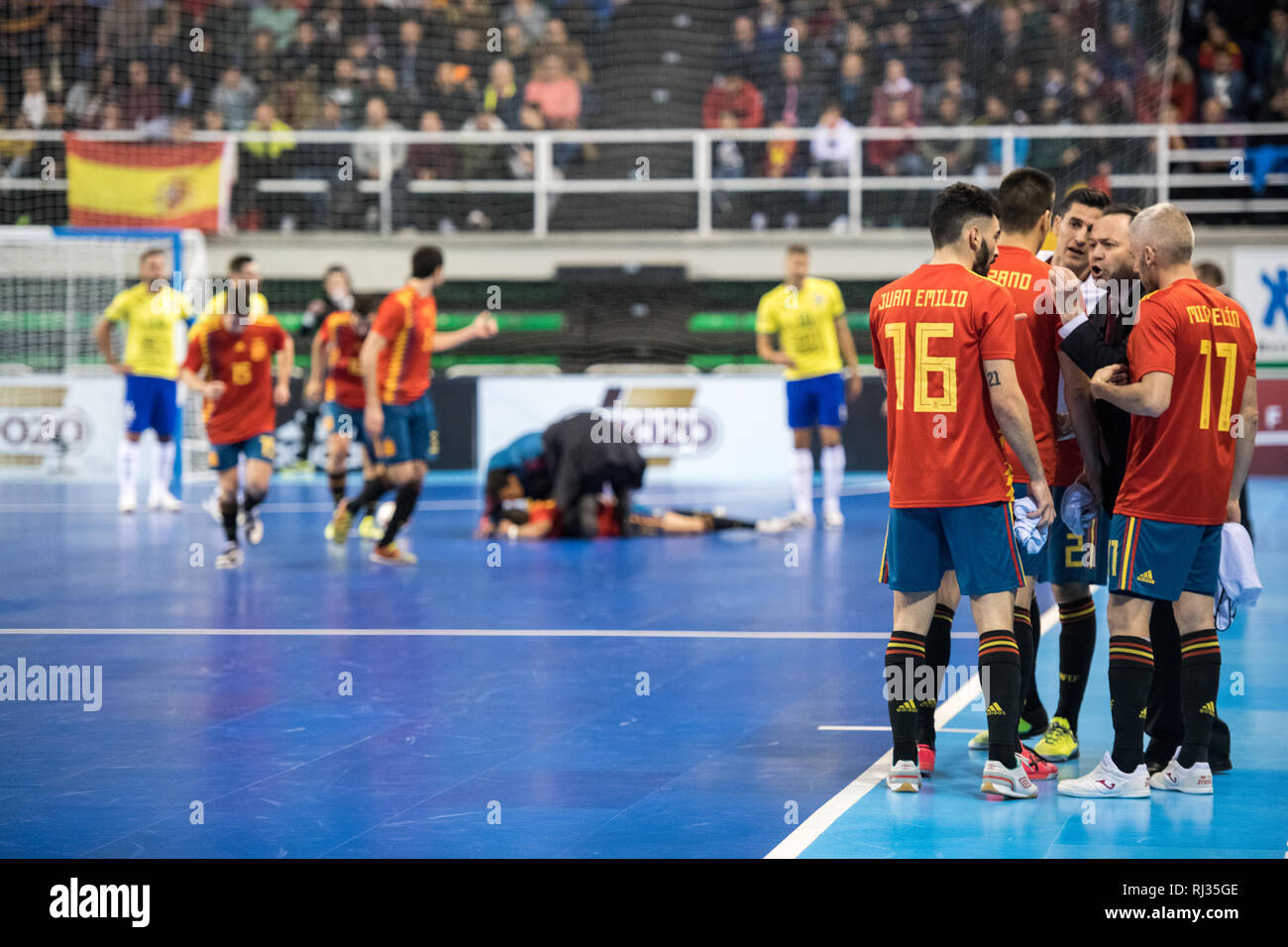 Indoor footsal Übereinstimmung der nationalen Teams aus Spanien und Brasilien am Multiusos Pavillon von Caceres Stockfoto