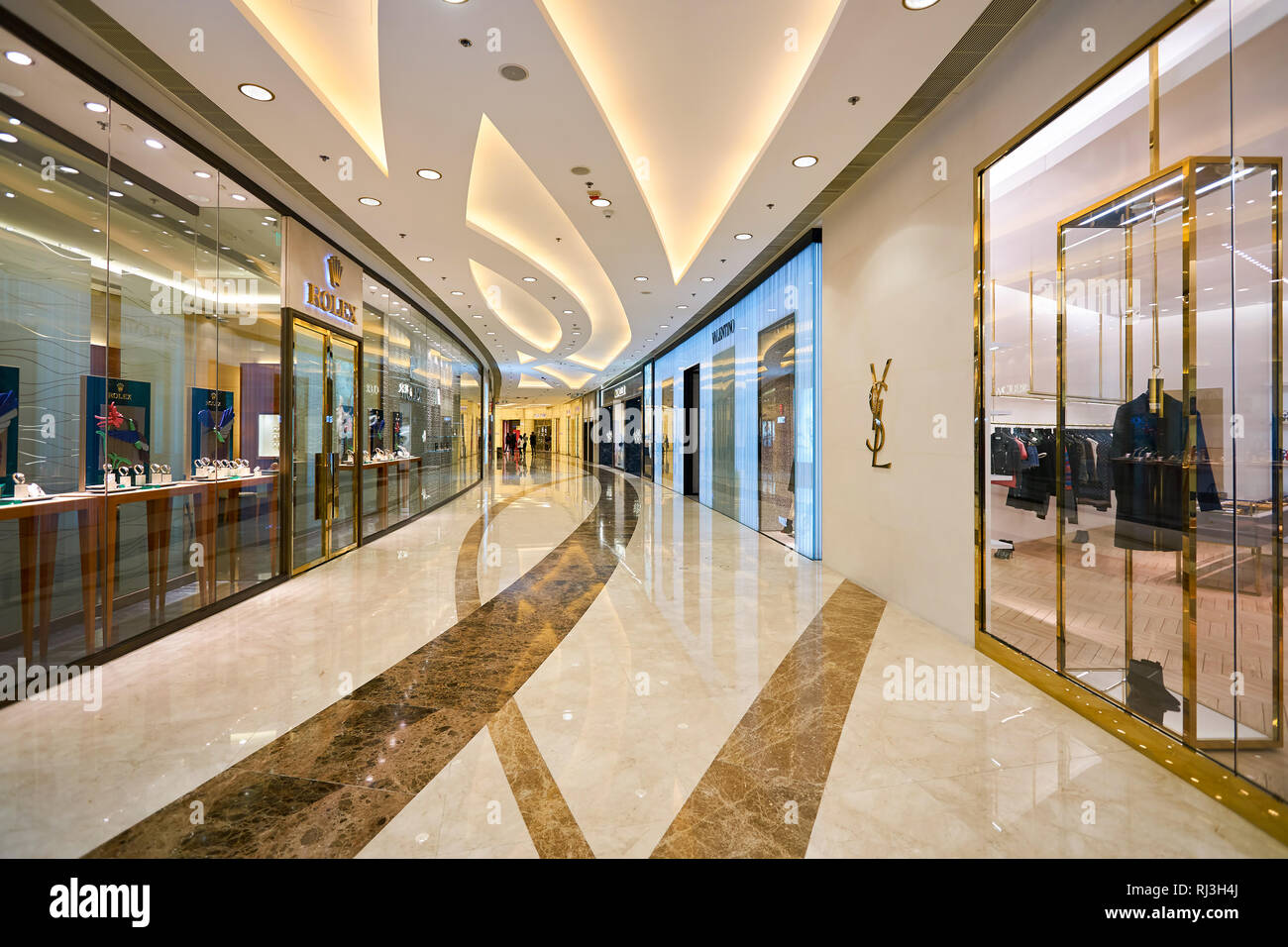 Hongkong - Januar 27, 2016: Innerhalb der Elemente Shopping Mall. Elemente ist ein großes Einkaufszentrum am 1 Austin Road, Tsim Sha Tsui, Kowloo Stockfoto