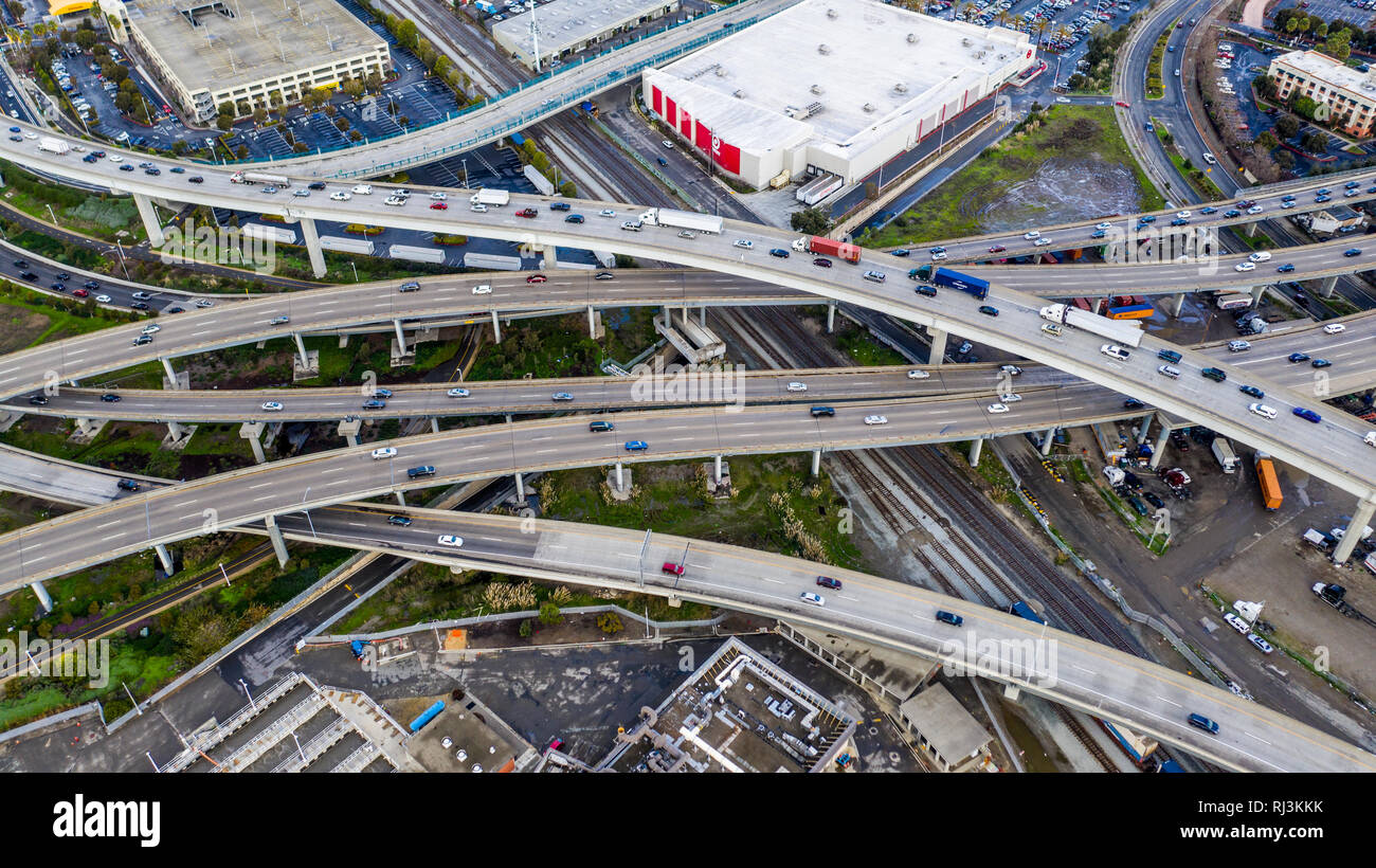 MacArthur Labyrinth, Autobahn Interchange, Oakland, CA, USA Stockfoto