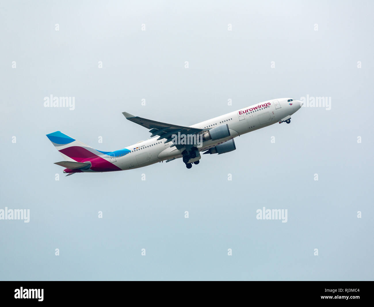Eurowings fliegt in den Himmel Stockfoto