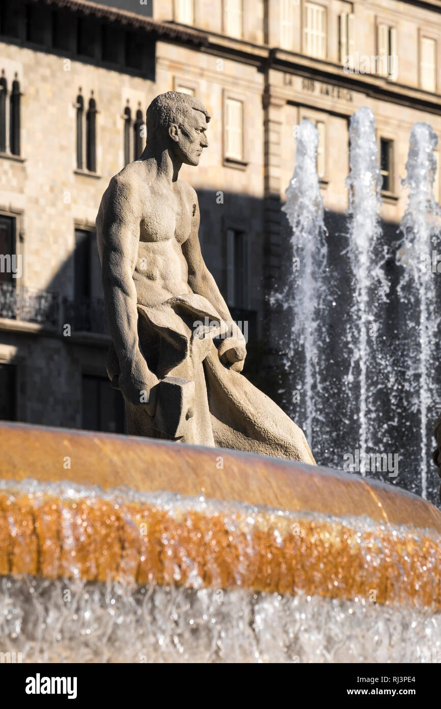 Reihe von Skulpturen Plaza Catalunya Platz in Barcelona, Katalonien, Spanien Stockfoto