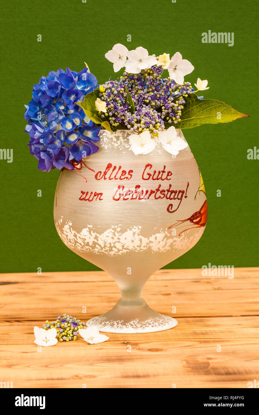 Geburtstagsblumen -Fotos und -Bildmaterial in hoher Auflösung – Alamy