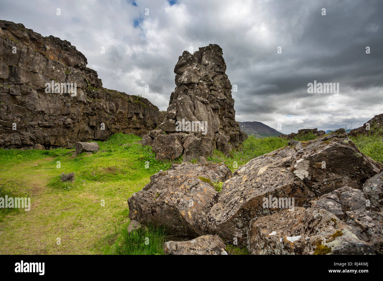 Der Nationalpark Thingvellir, Island, Fehler in der Landschaft durch die Kontinentaldrift zwischen Amerikanischen und eurasischen Kontinentalplatten, Crest von M verursacht Stockfoto