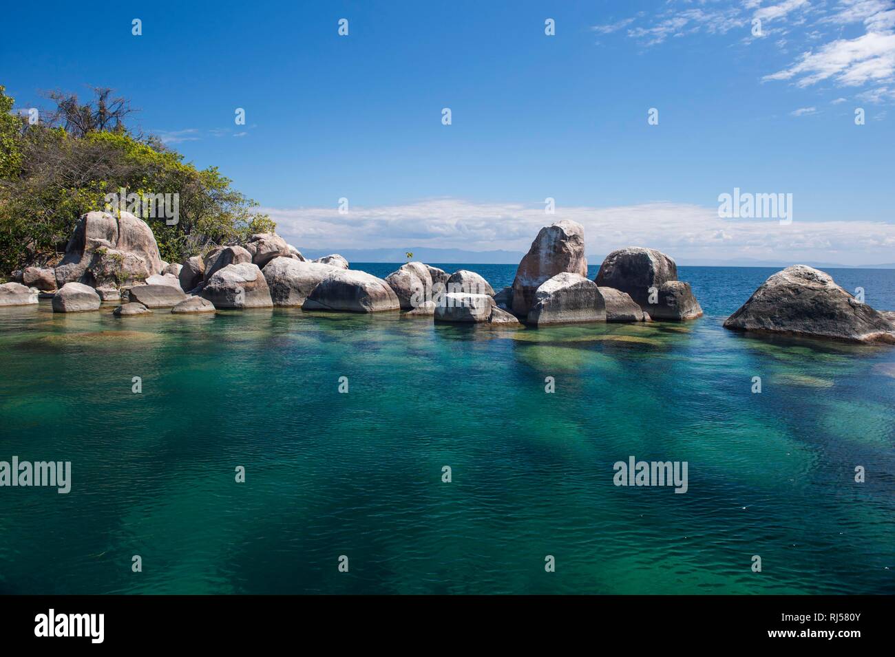 Türkisklares Wasser und Granitfelsen, Mumbo Island, Cape Maclear, Lake Malawi, Malawi Stockfoto