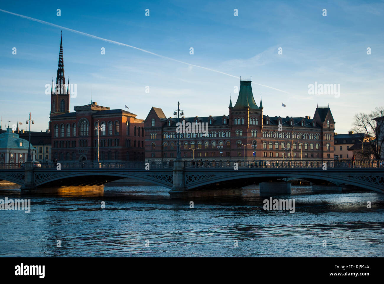 Blick auf Riddarholmen mit Riddarhuset, Riddarholmskyrkan und Norstedtshuset, Stockholm Stockfoto
