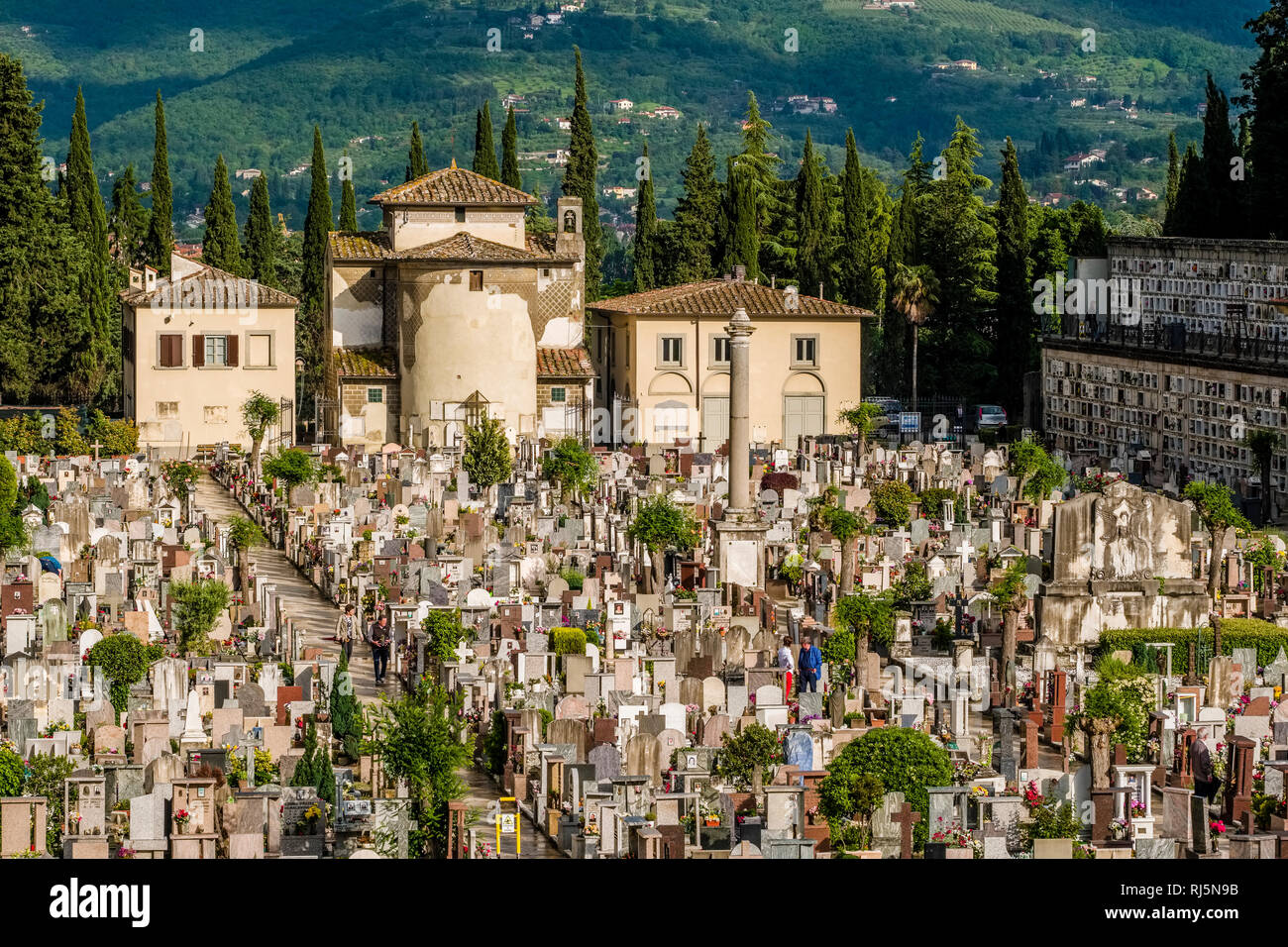 Gräber und Grabmale der wichtigsten Friedhof, Cimitero urbano di Arezzo, außerhalb der Stadtmauer der mittelalterlichen Stadt Stockfoto
