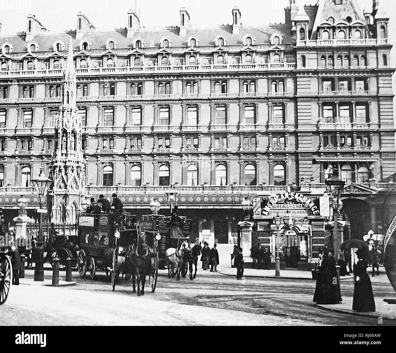 Charing Cross Bahnhof und Hotel, London Stockfoto