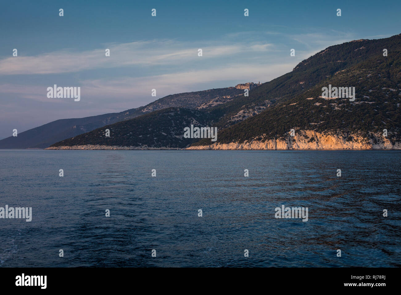 Lubenice, Kroatien, ehemaliger Piratenstützpunkt, Blaue Grotte, Meer, Küste Stockfoto