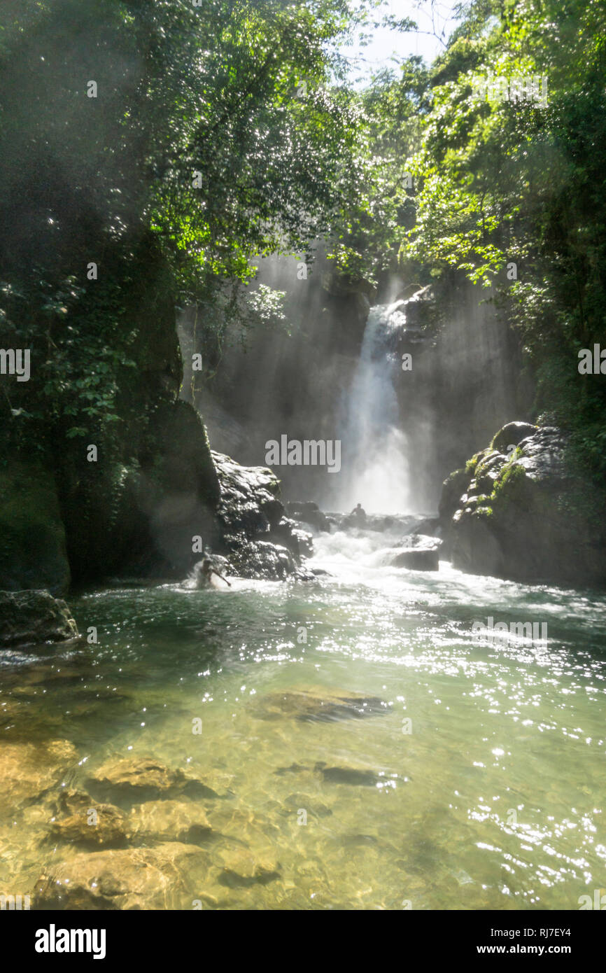 Große Antillen, Karibik, Dominikanische Republik, Bonao, versteckter Wasserfall bei Bonao Stockfoto