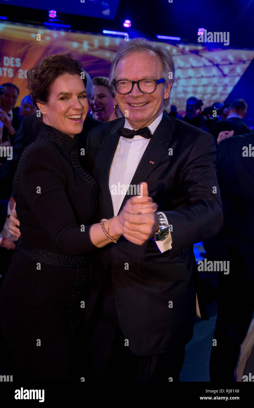 Eröffnung tanzen mit Werner E. KLATTEN und Katarina Witt, Ball des