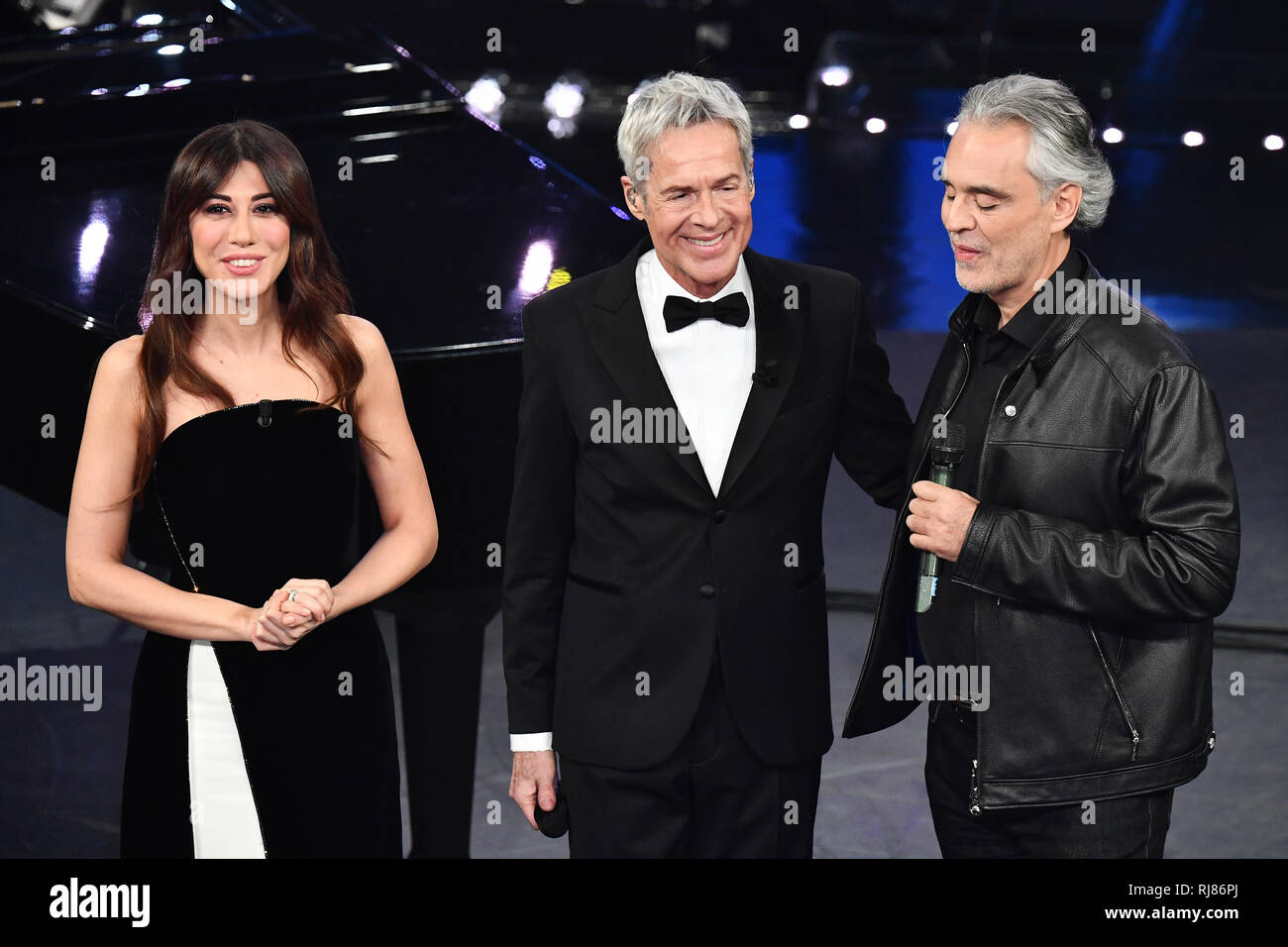 Foto Gian Mattia D'Alberto/LaPresse 05 Febbraio 2019 Sanremo, Italien Spettacolo Festival di Sanremo 2019, prima serata Nella Foto: Andrea Bocelli, Claudio Baglioni, Virginia Raffaele Foto Gian Mattia D'Alberto/LaPresse Februar 05th, 2019 San Remo, Italien Unterhaltung Sanremo Musikfestival 2019, am ersten Abend in der Foto: Andrea Bocelli, Claudio Baglioni, Virginia Raffaele Stockfoto