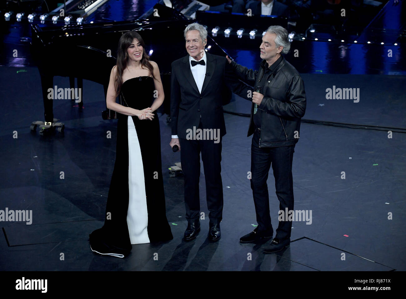 Sanremo, 69. Festival des italienischen Liedes 2019. Prima Serata. Im Foto Andrea Bocelli und Claudio Baglioni und Virginia Raffaele Stockfoto