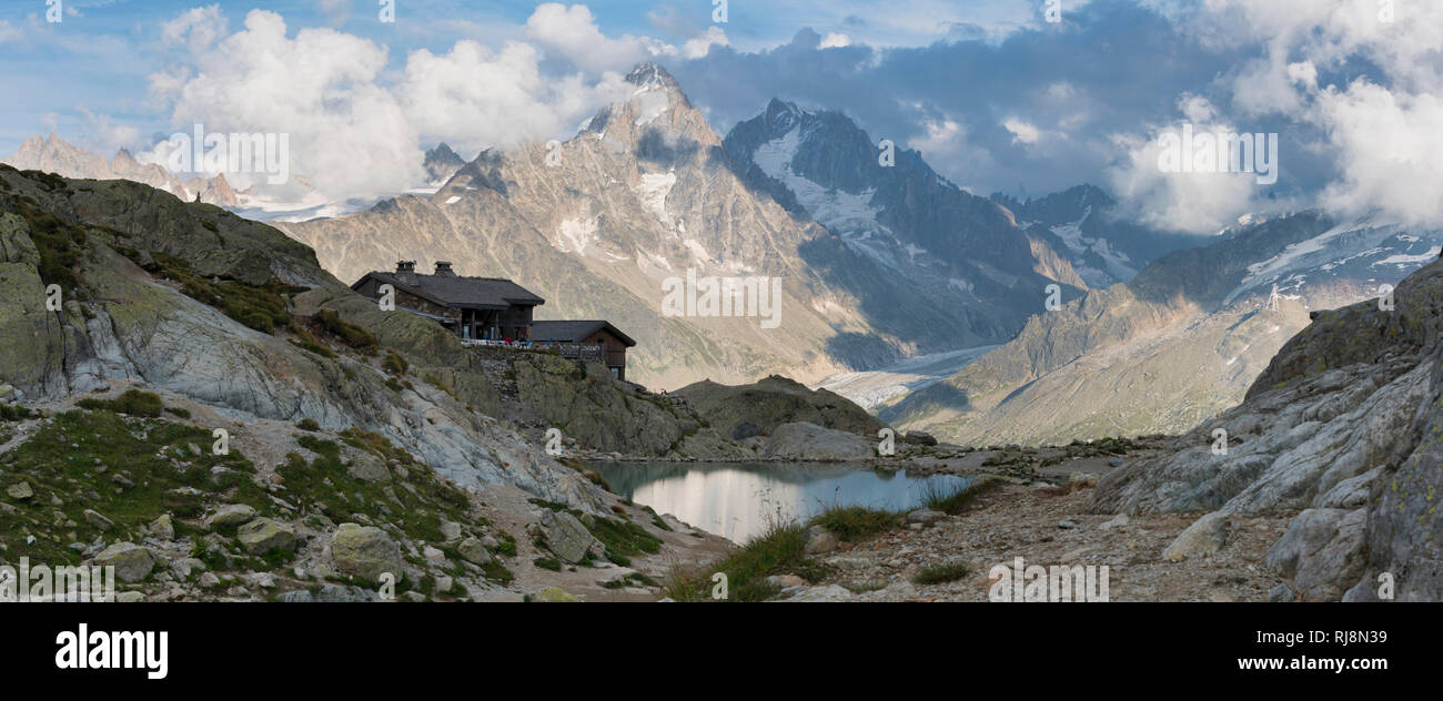 Lac Blanc, Refuge du Lac Blanc, Aiguille du Chardonnet, Haute-Savoie, Frankreich Stockfoto