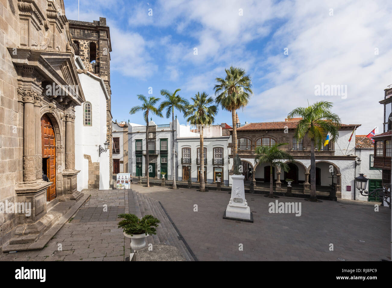 Platz Plaza de Espana, Kirche El Salvador und Rathaus, Santa Cruz de La Palma, La Palma, Kanarische Inseln, Spanien, Stockfoto