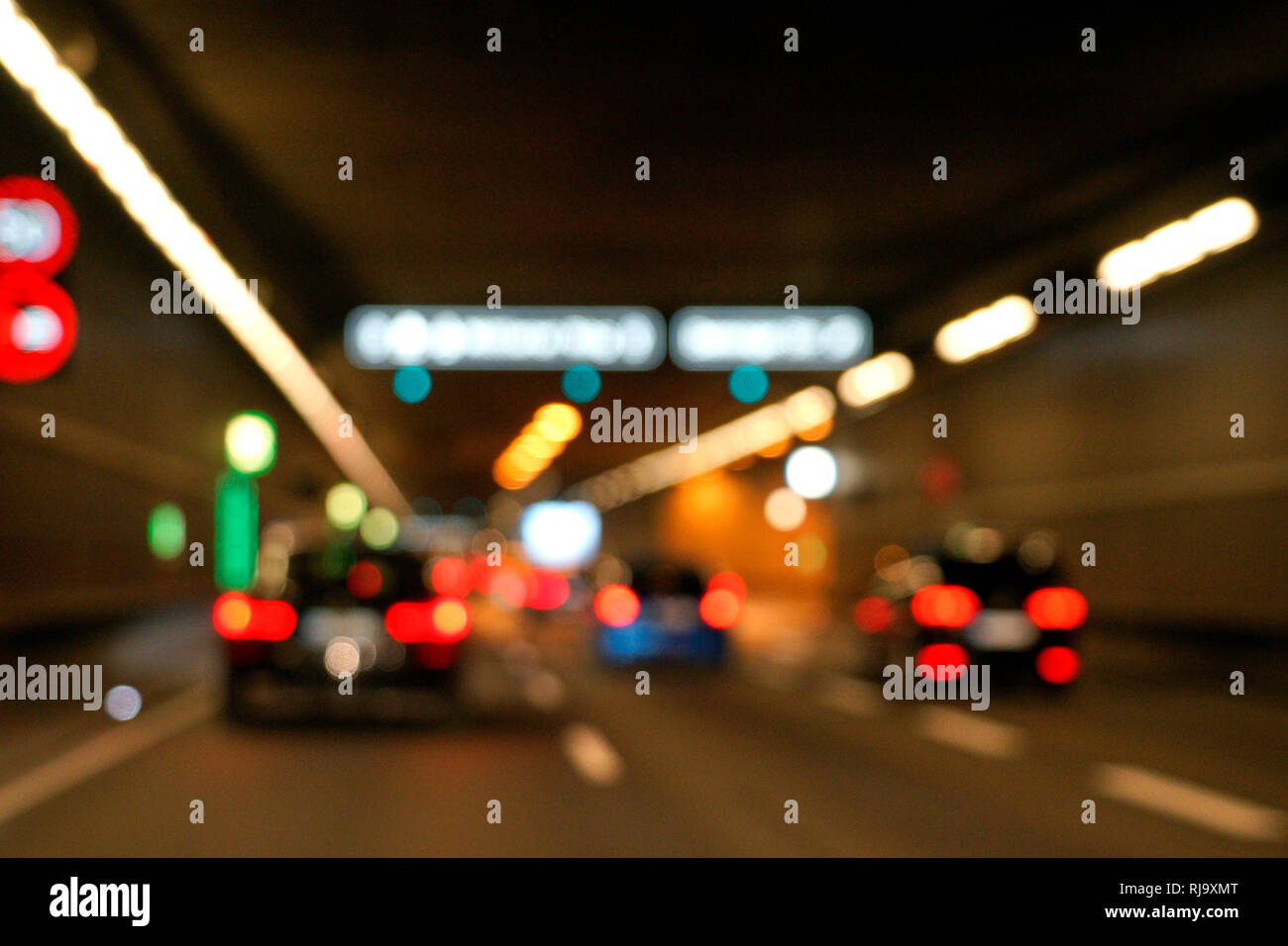 Deutschland, Bayern, München, Mittlerer Ring, Straßentunnel, Verkehr, Unschärfe, Lichter Stockfoto