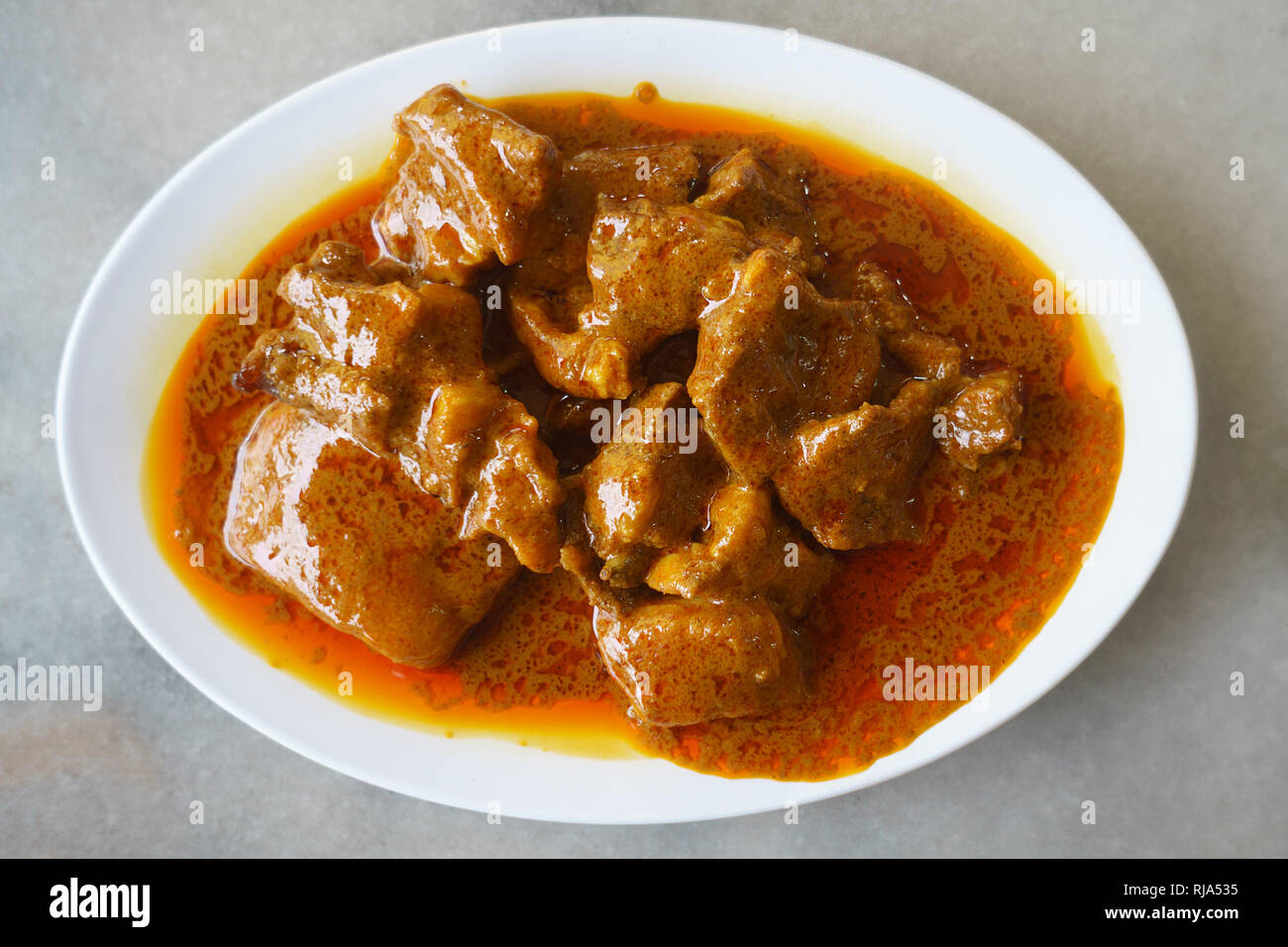 Indisches essen auf dem tisch -Fotos und -Bildmaterial in hoher ...