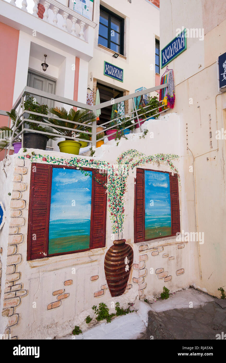 Naive Malerei auf externe Treppe in Koroni in Griechenland Stockfoto