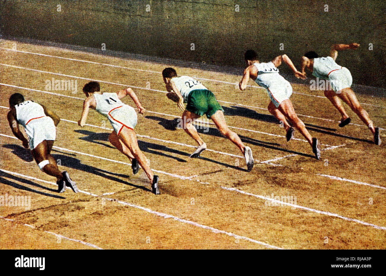 Die 100 Meter Contest an die 1932 Olympics. Eddie Tolan brach die Olympischen Rekord in der ersten Hitze der zweiten Runde mit einer Zeit von 10,4 Sekunden. Vom 20. Jahrhundert. Stockfoto