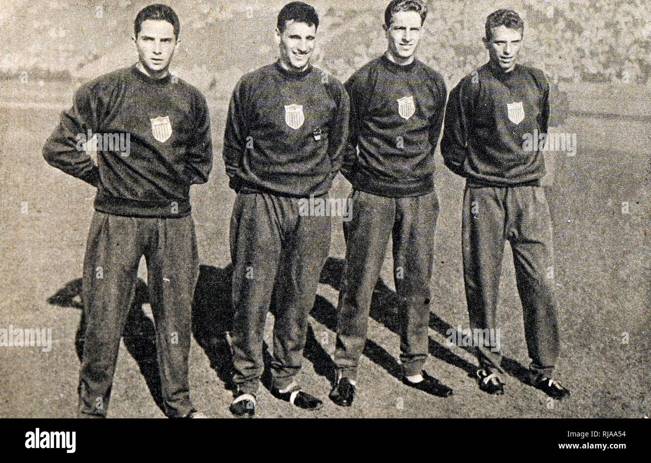 Foto von der US-Mannschaft, die die 4 x 400 Meter Relais während der Olympischen Spiele 1932 gewonnen. Von letf nach rechts Bill Carr, Karl Warner, Edgar Ablowich und Ivan Fuqua. Stockfoto Foto von der US-Mannschaft, die die 4 x 400 Meter Relais während der Olympischen Spiele 1932 gewonnen. Von letf nach rechts Bill Carr, Karl Warner, Edgar Ablowich und Ivan Fuqua. Stockfoto