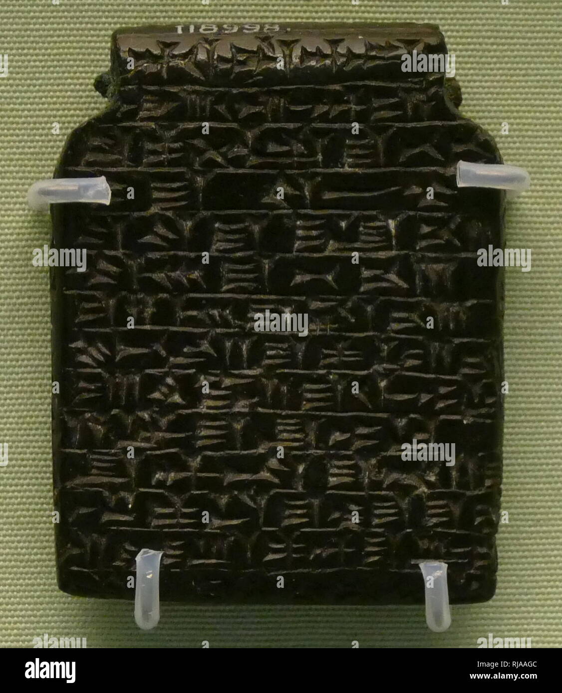 Assyrische Amulett für den Schutz von Frauen bei der Geburt gegen böse Geister. 900-612 v. Chr., Irak. Assyrien war einer der wichtigsten Mesopotamischen Reich und Reich des Alten Orients und der Levante. Es existierte als Zustand von vielleicht schon im 25. Jahrhundert v. Chr. in der Form der Assur Stadt - Zustand, bis zu seinem Zusammenbruch zwischen 612 v. Chr. und 609 v. Chr., die sich auf die Frühe bis Mittlere Bronzezeit bis zu den späten Eisenzeit Stockfoto