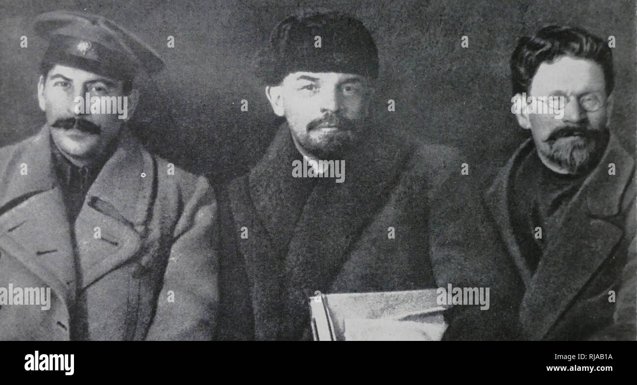 Joseph Stalin, Wladimir Lenin, und Michail Kalinin auf dem 8. Kongress der Russischen Kommunistischen Partei, 1919 Stockfoto