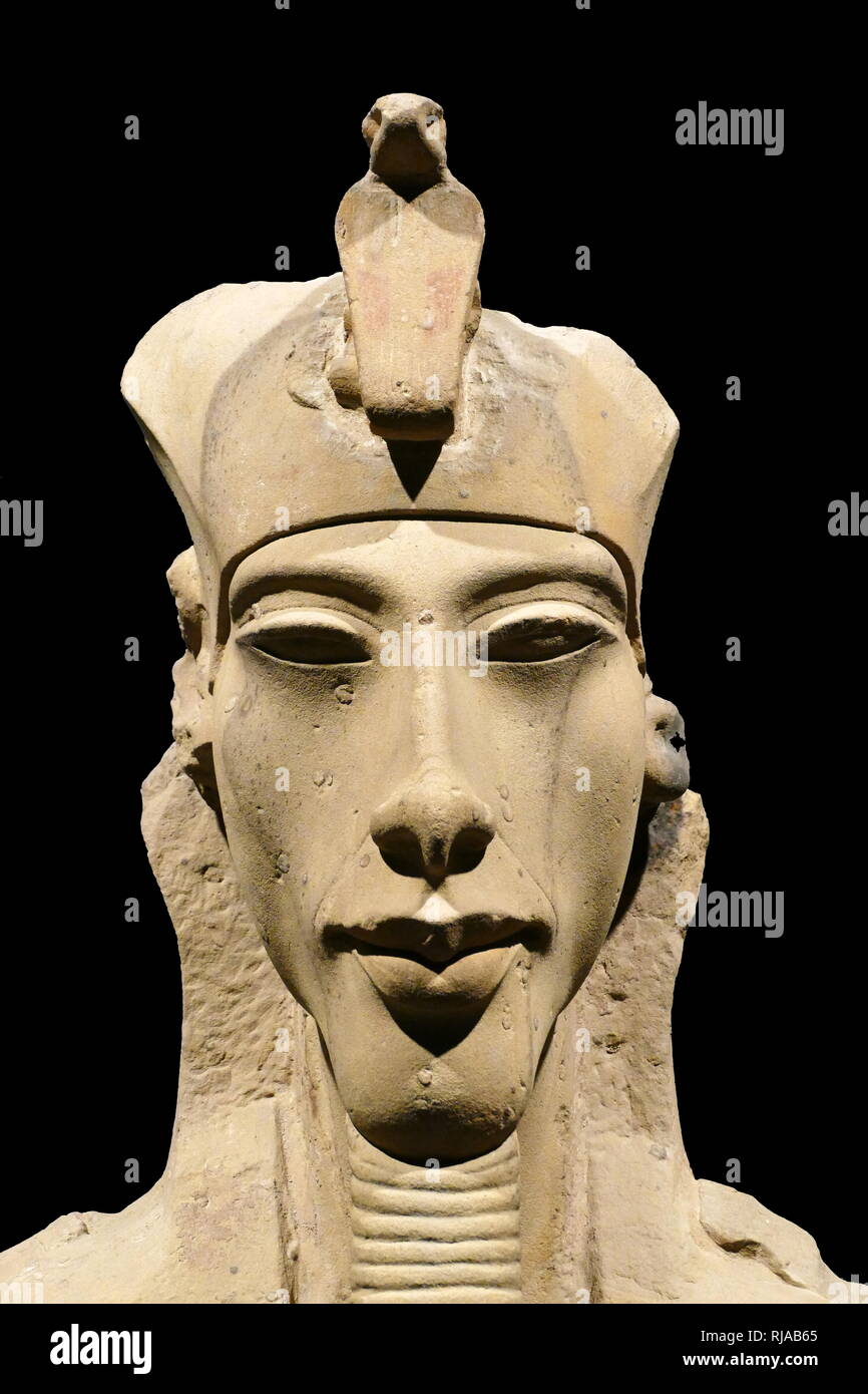 König Amenophis IV. mit der Doppelkrone von Ober und Unterägypten