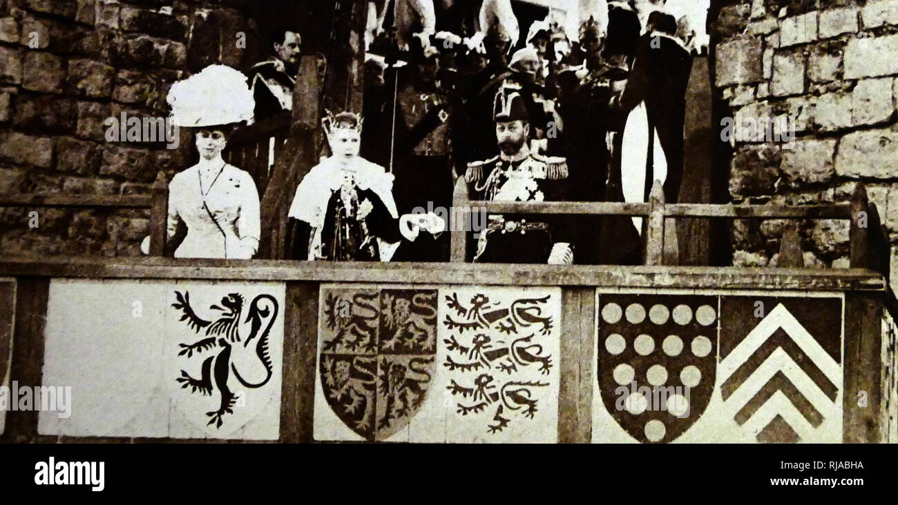 1911 Der zukünftige König Edward VIII. in Caernarfon Castle in Wales