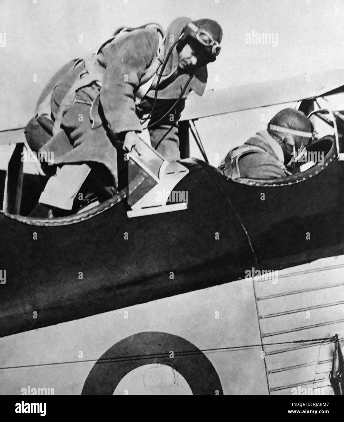 Edward VIII. wurde der erste britische Monarch qualifizierter Pilot werden. Edward VIII (1894 - 1972) war König des Vereinigten Königreichs und der Dominions des British Empire, und Kaiser von Indien, vom 20. Januar 1936 bis zu seiner Abdankung am 11. Dezember des gleichen Jahres. Stockfoto