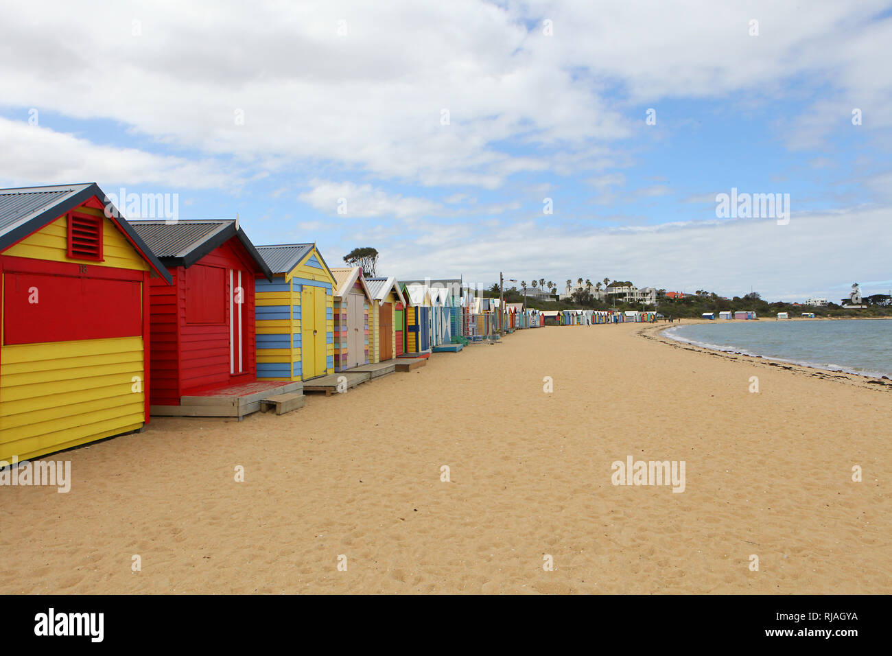 Besuchen sie Australien. Brighton Baden Boxen in Melbourne, Victoria, Australien auf den Strand von Port Phillip Bay Stockfoto
