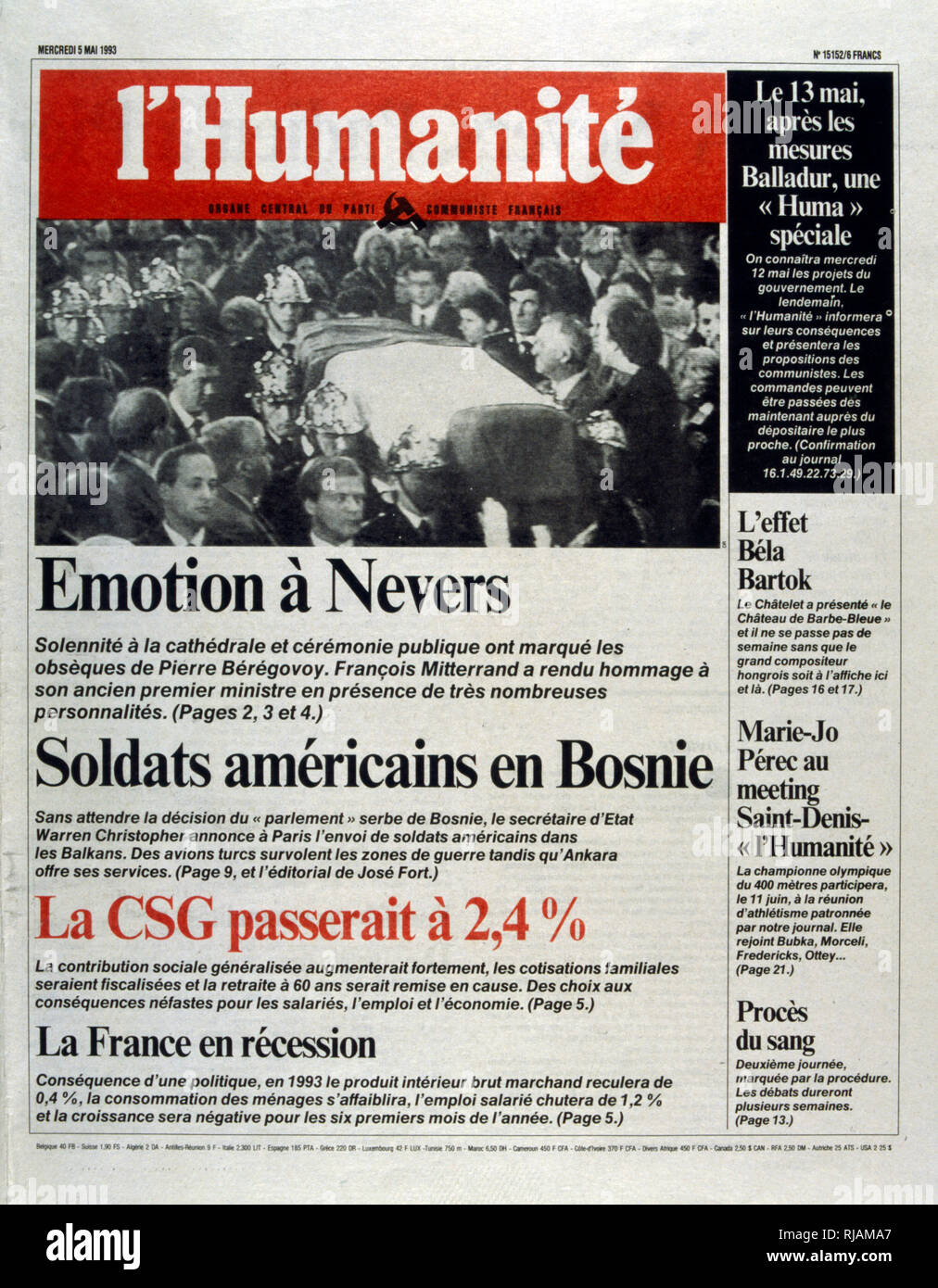 Vordere Seite der französischen Zeitung "L'Humanité" nach der Beerdigung von Pierre Beregovoy, Mai 1993. Pierre Eugene Beregovoy (1925 - 1 Mai 1993) war ein französischer Politiker, der als Premierminister von Frankreich unter Präsident Francois Mitterrand ab 2. April 1992 bis zum 29. März 1993 serviert. Er Selbstmord begangen. Stockfoto