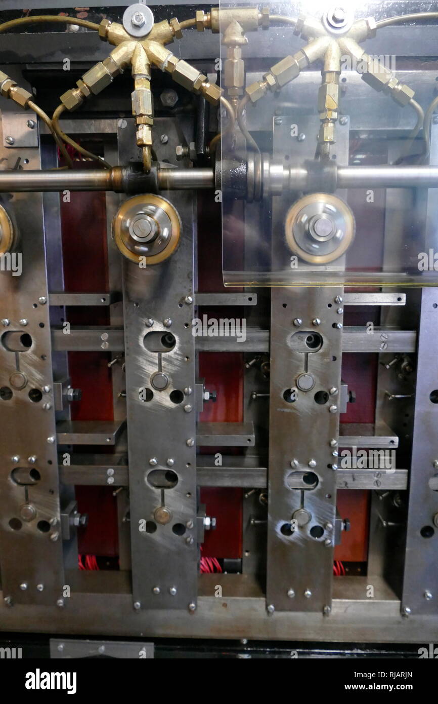 Die VÉHICULE war eine elektromechanische Vorrichtung, die von britischen cryptologists benutzt, um zu helfen, entschlüsseln Deutsche Enigma-maschine-verschlüsselte geheime Nachrichten während des Zweiten Weltkrieges. Das ursprüngliche Design des Véhicule wurde 1939 an die Regierung des Vereinigten Königreichs Code und Cypher School (GC&CS) in Bletchley Park produziert von Alan Turing Stockfoto