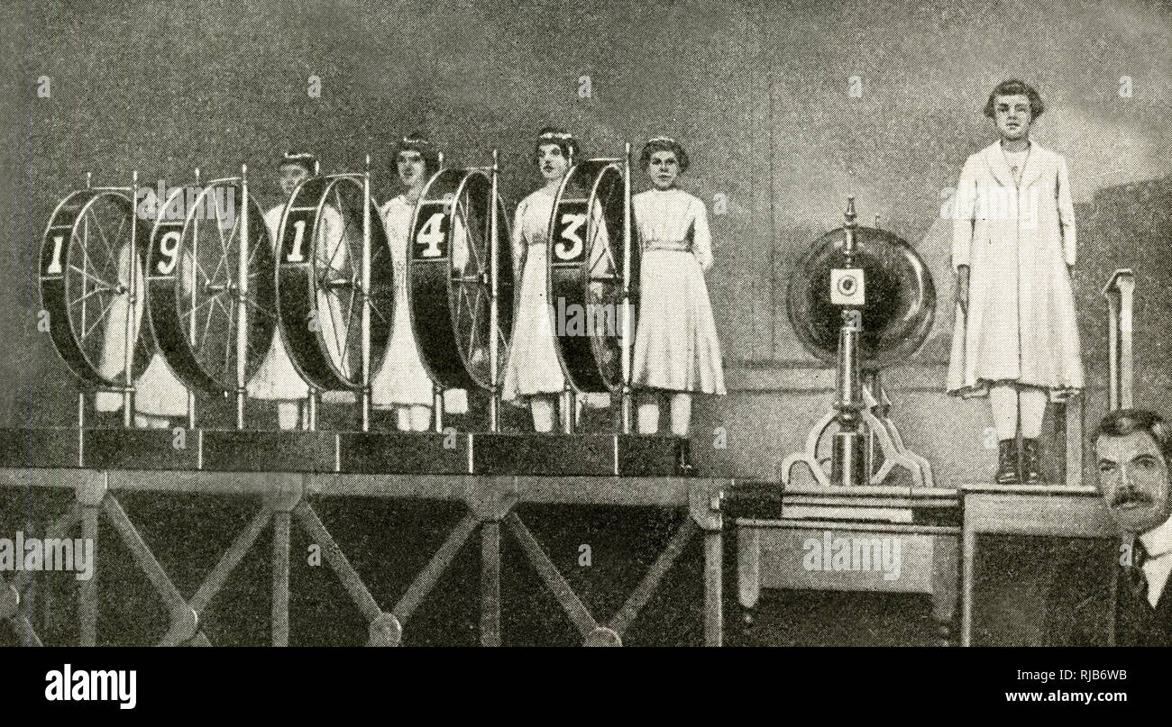 Mädchen, die die öffentliche Lotterie betreiben, Brasilien Stockfoto